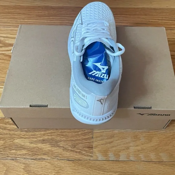 Wave Women's Exceed Tour 5 AC Tennis Shoes from Mizuno - Picture 5 of 9